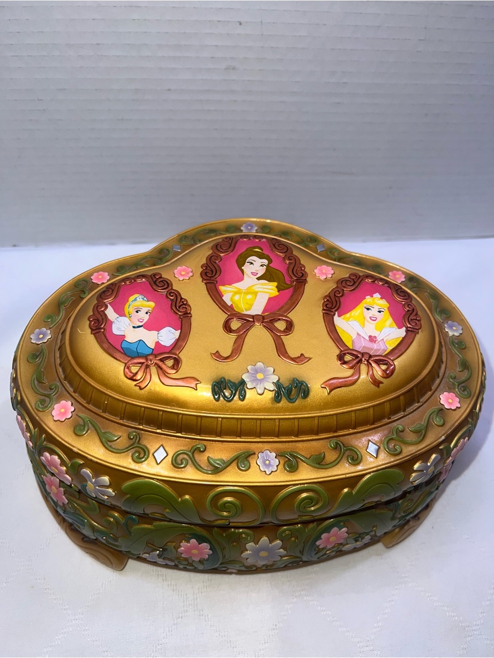 1991 Walt Disney Princess Music Jewelry Box Figurine Globes